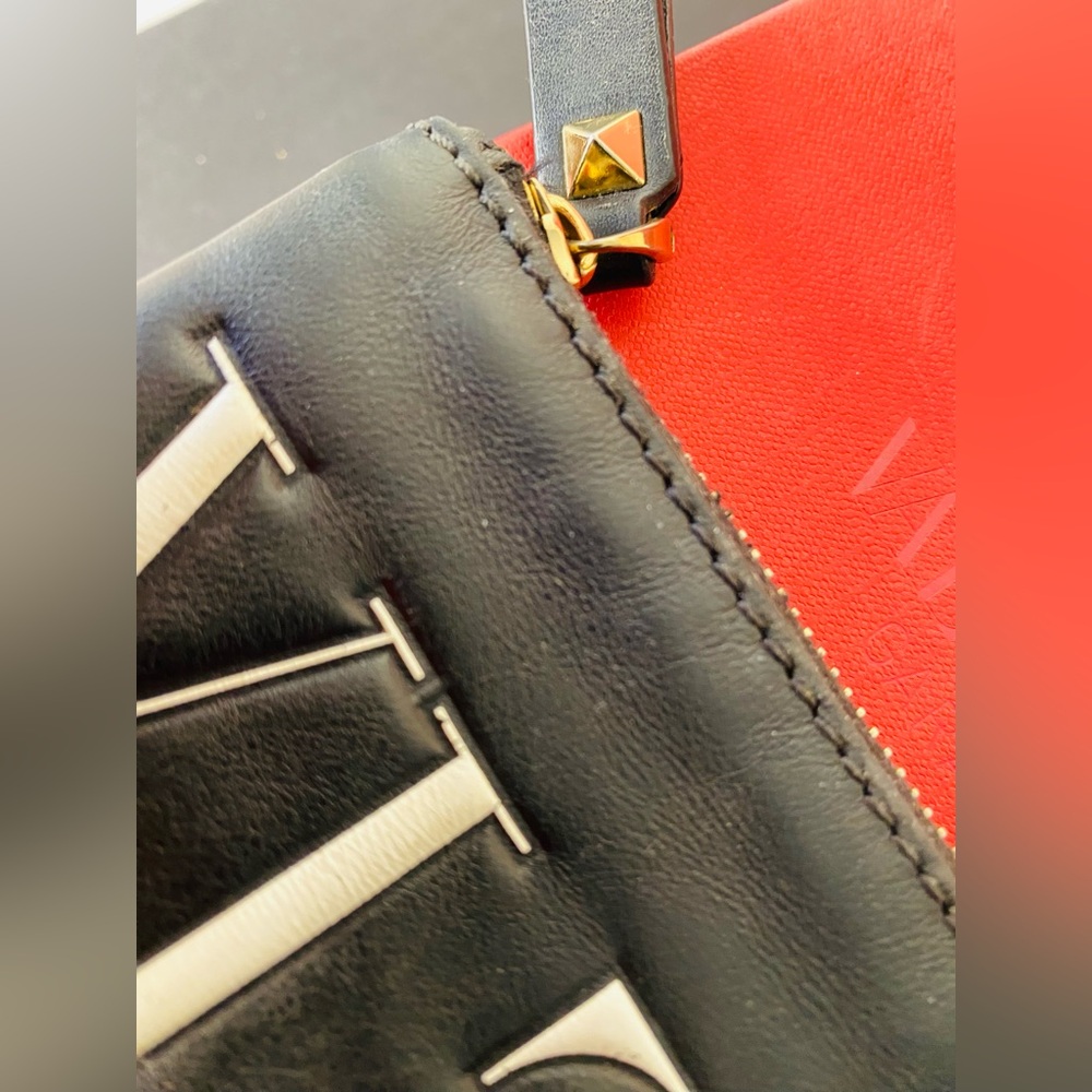 Valentino Garavani VLTN Black Leather Card Case Authentic With Tag - Picture 17 of 17